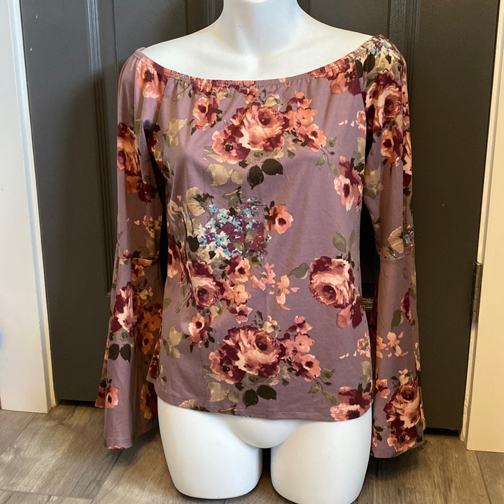 Polly & Esther Floral Flare Sleeve Top